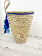 Load image into Gallery viewer, Large Straw Tote with Tassels
