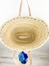 Load image into Gallery viewer, Large Straw Tote with Tassels
